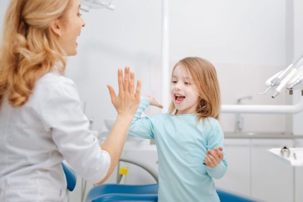 Pedodonție – stomatologie pentru copii, cu abordare blândă